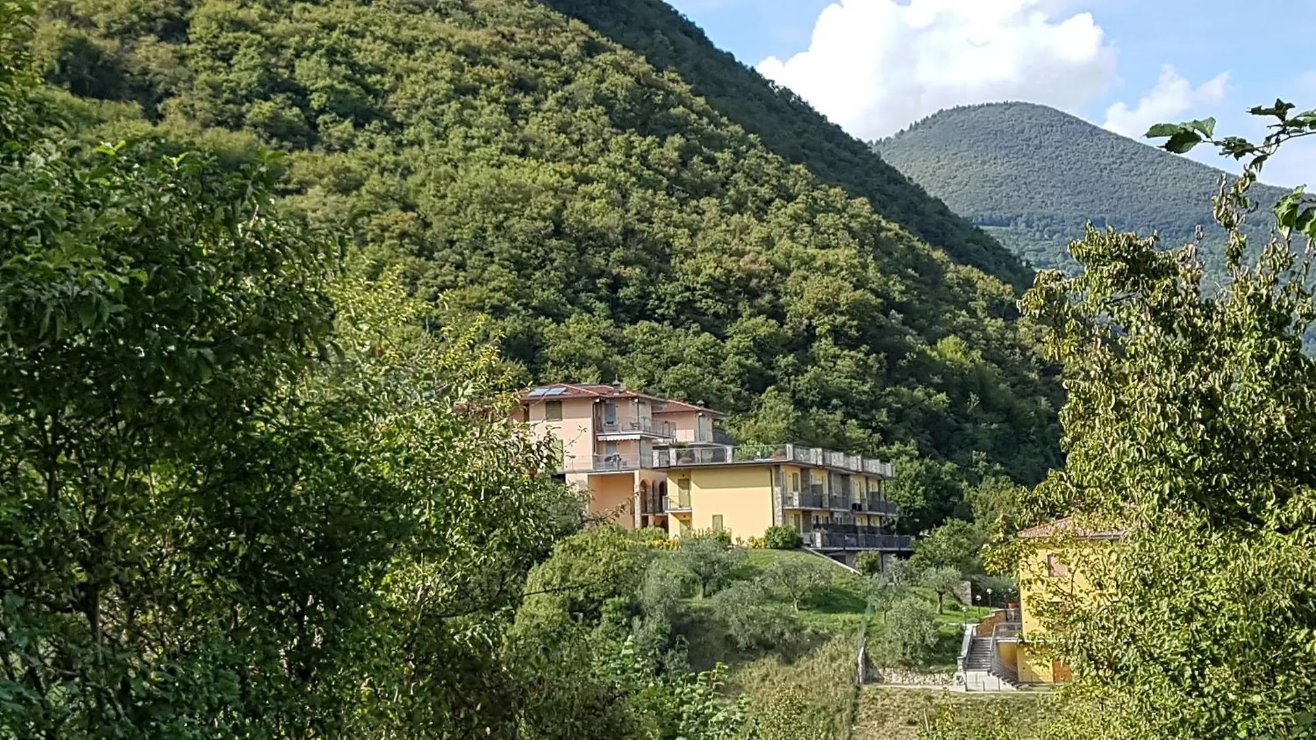 Die Sonnenterrasse Vom Iseosee Tavernola Bergamasca Apartament